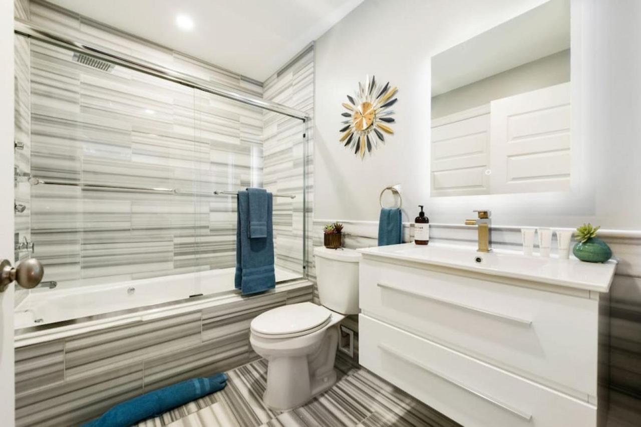 Hostwise Stays - The Washington At Chatham - Free Parking, Private Gym, Skyline Views! Pittsburgh Bagian luar foto