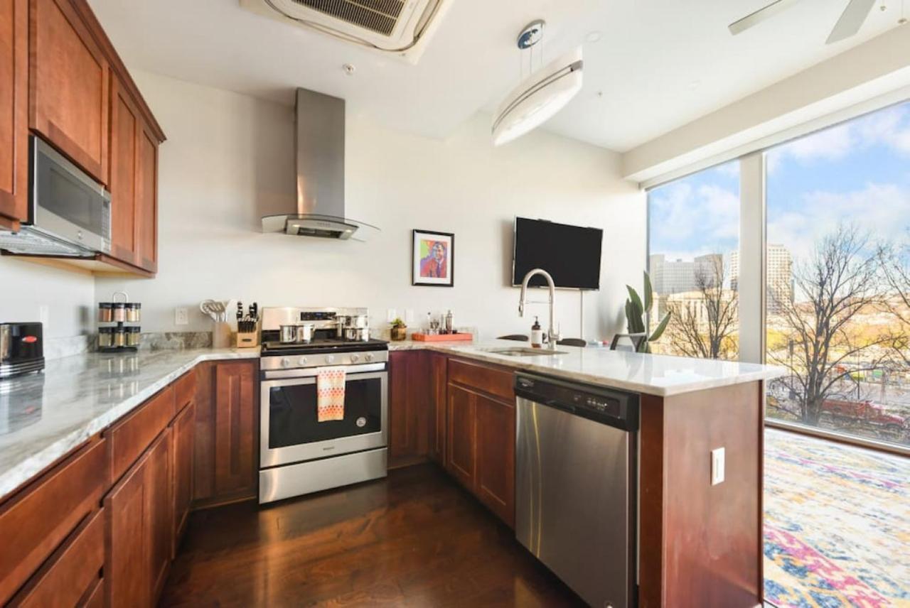Hostwise Stays - The Washington At Chatham - Free Parking, Private Gym, Skyline Views! Pittsburgh Bagian luar foto