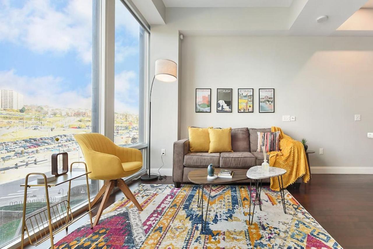 Hostwise Stays - The Washington At Chatham - Free Parking, Private Gym, Skyline Views! Pittsburgh Bagian luar foto
