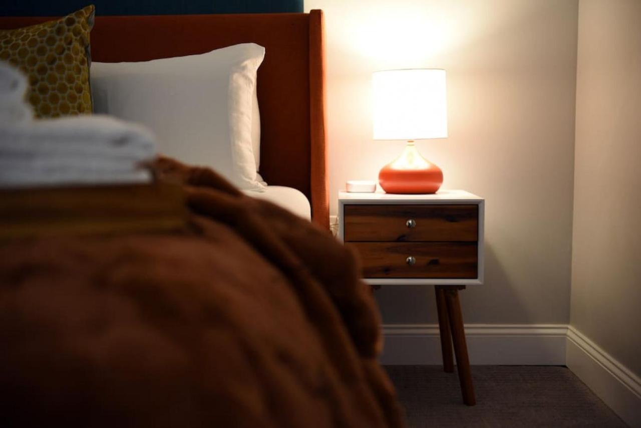 Hostwise Stays - The Washington At Chatham - Free Parking, Private Gym, Skyline Views! Pittsburgh Bagian luar foto