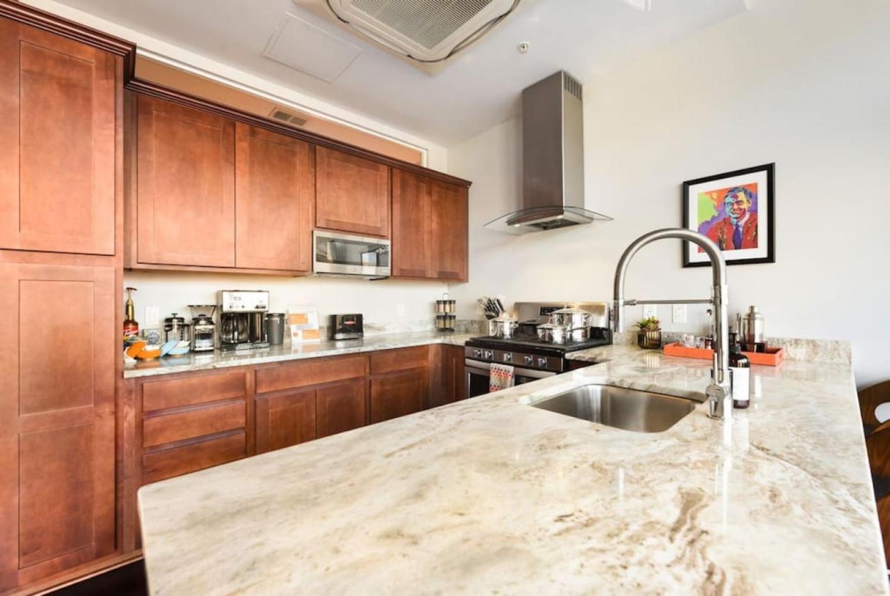 Hostwise Stays - The Washington At Chatham - Free Parking, Private Gym, Skyline Views! Pittsburgh Bagian luar foto